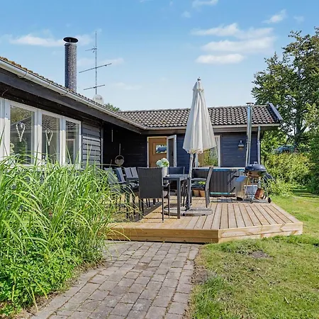 Leve - 300m From The Sea By Interhome